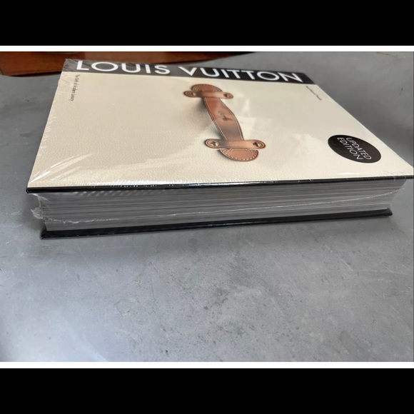 Louis Vuitton: The Birth Of Modern Luxury, Updated Edition Coffee Table Book NEW - Picture 2 of 6